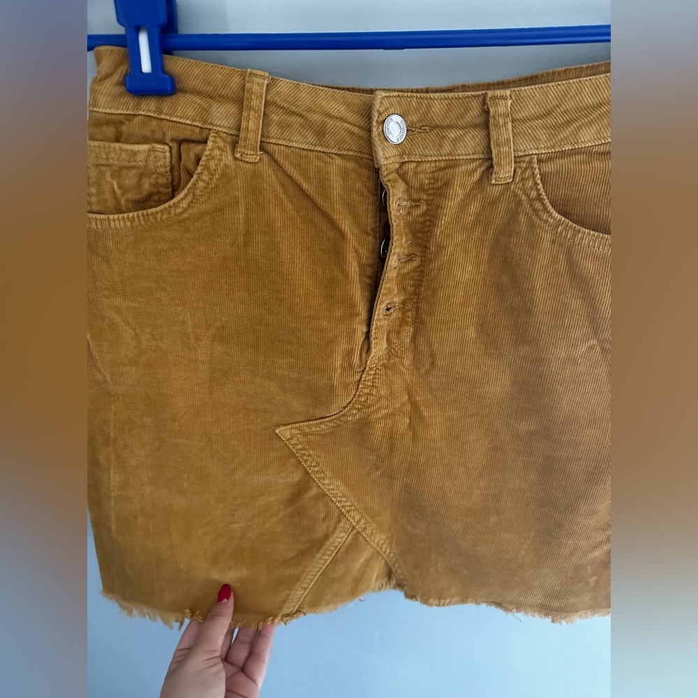 Yellow velvet skirt for winter